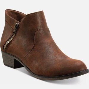 Sun + Stone Choco Abby Ankle Booties